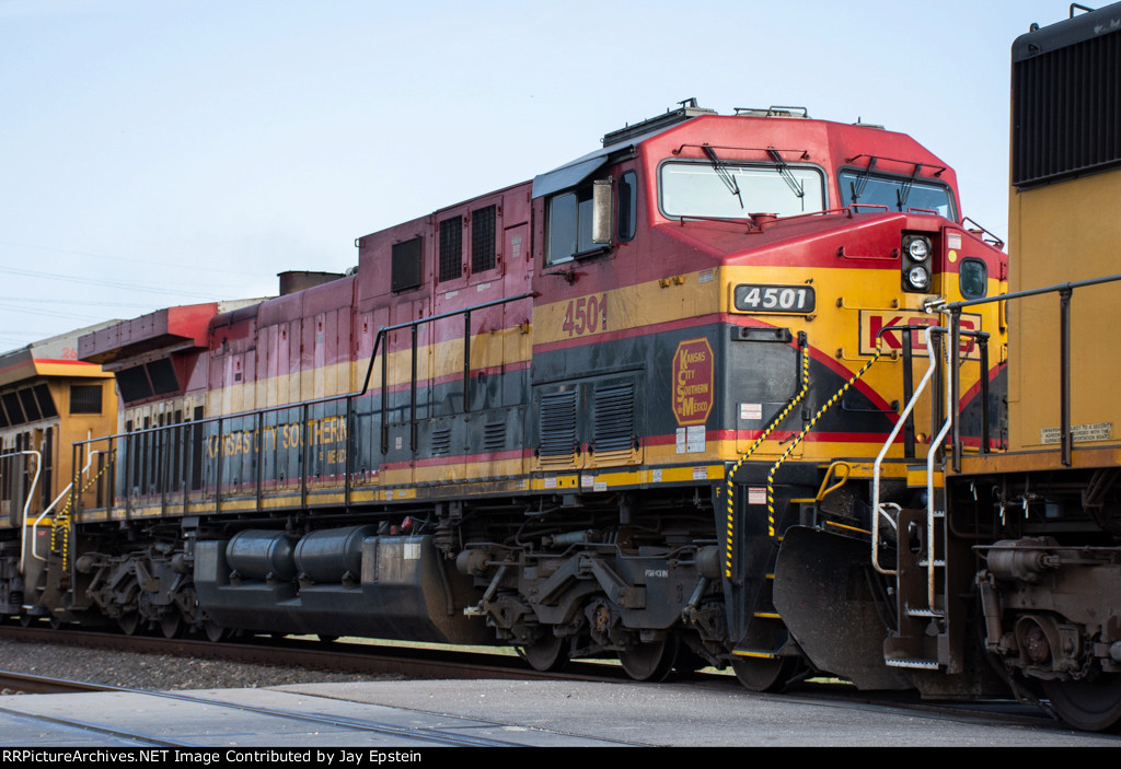 KCSM 4501 trails on an eastbound manifest